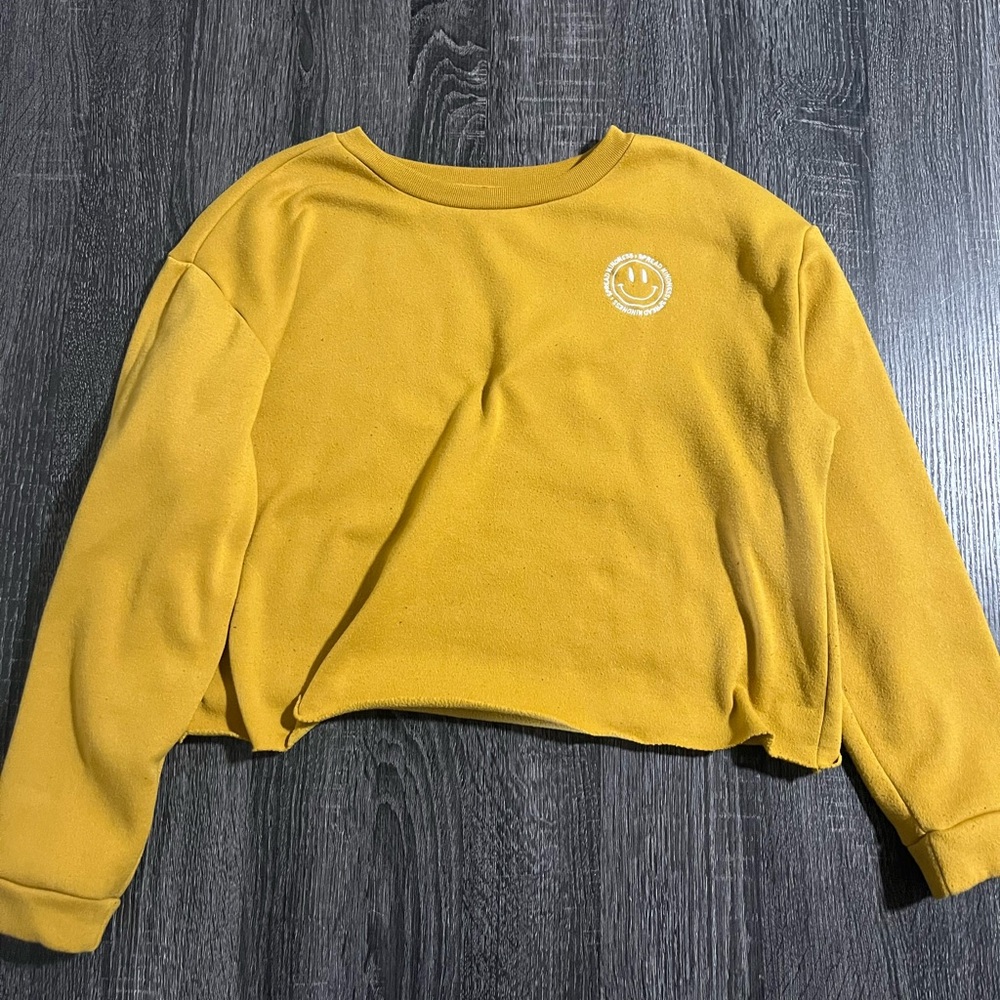 Derek Heart Yellow Boxy Crop Sweatshirt